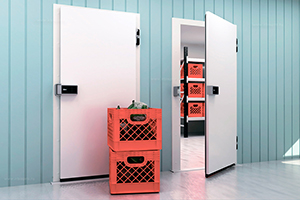 Распашные холодильные двери промышленной серии Ирбис